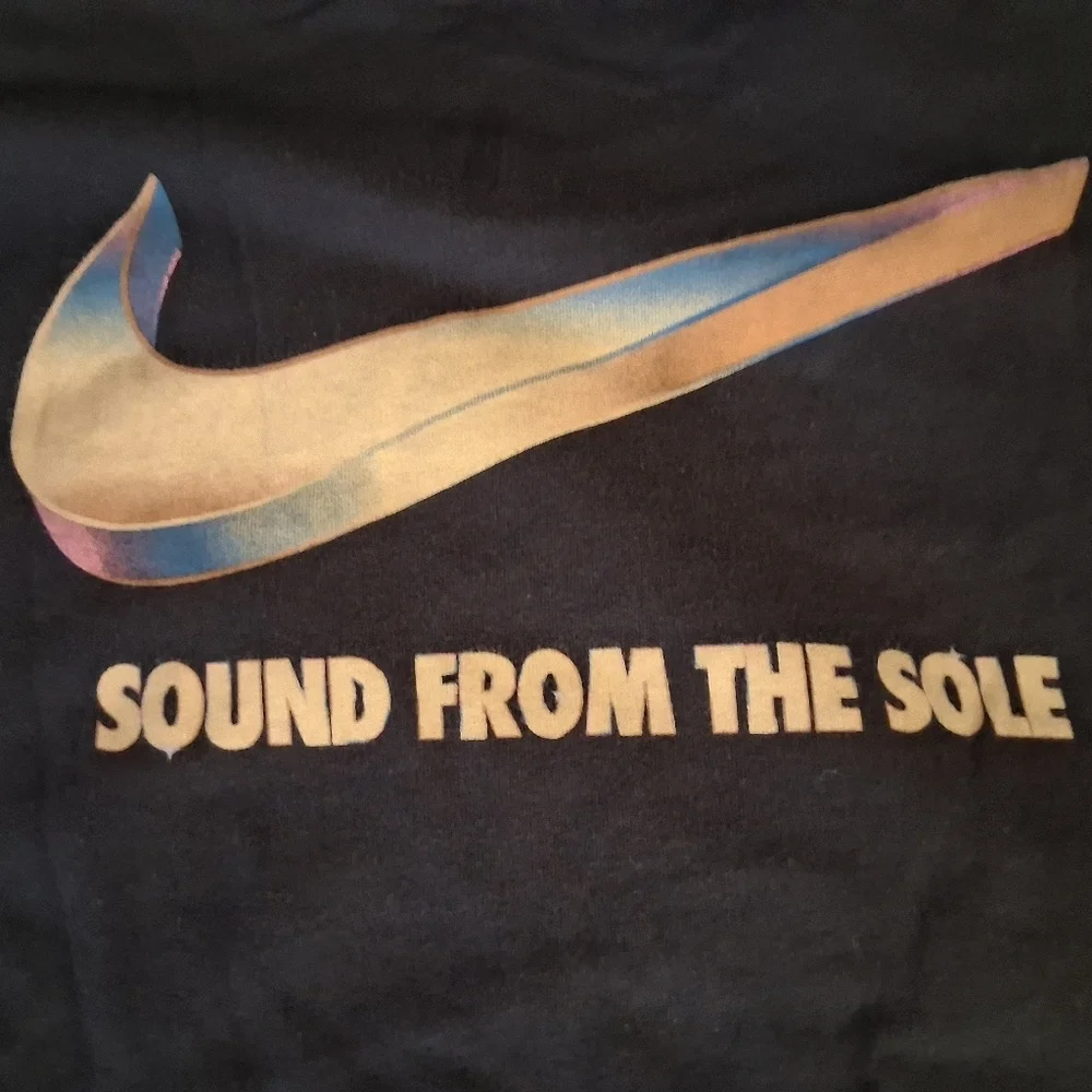 Nike Black T-Shirt with Vibrant Graphic Sounds From The Sole Size Large NWT